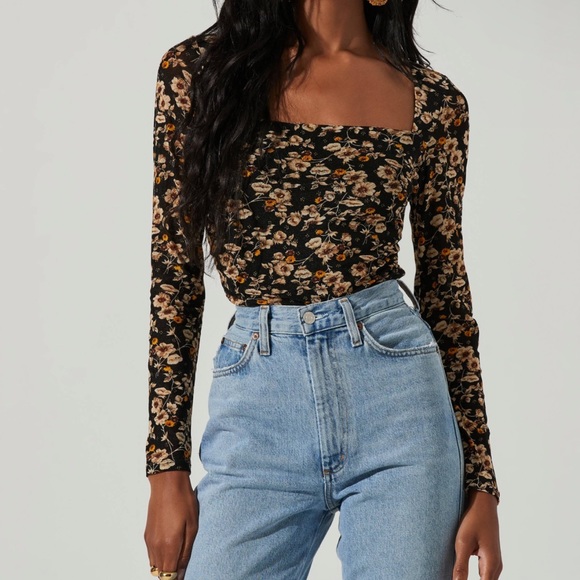 Astr Tops - ASTR The Label Demelza Floral Square Neck Top